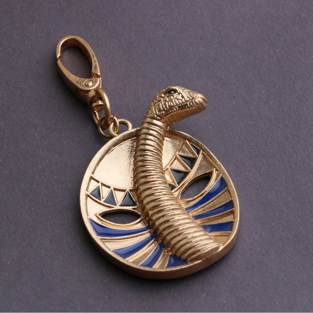 Uterque large snake godness charm